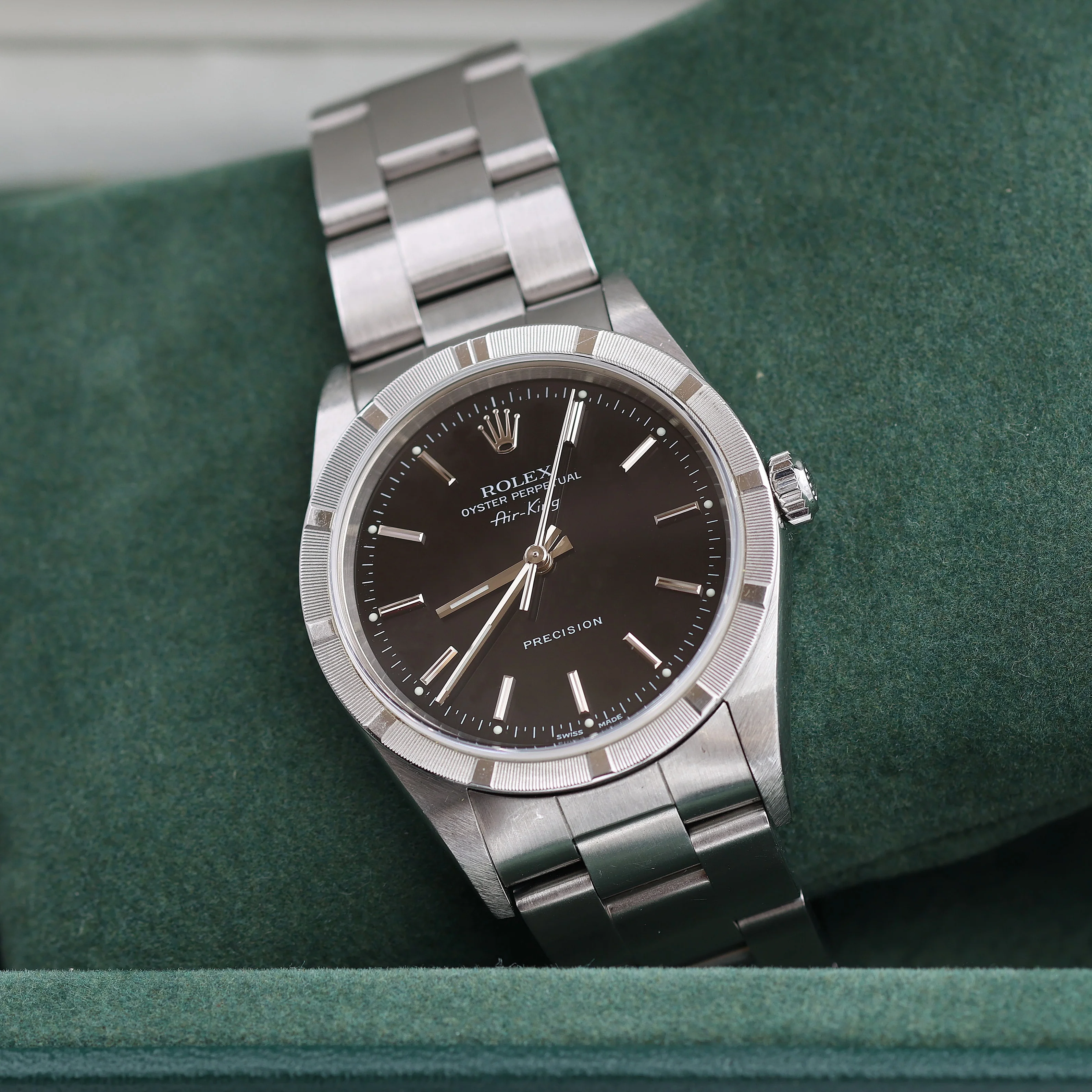 Dial: Black